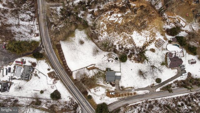 3 PARSONS RD, Landenberg, PA 19350