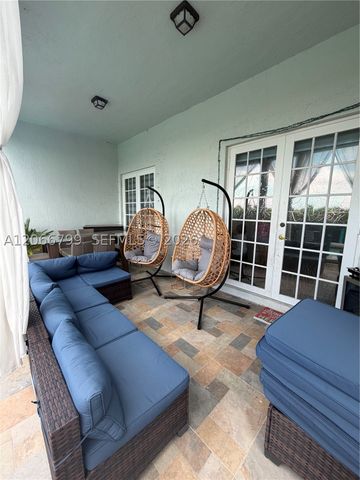8208 SW 166th Pl, Miami, FL 33193