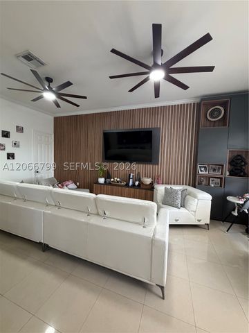 8208 SW 166th Pl, Miami, FL 33193