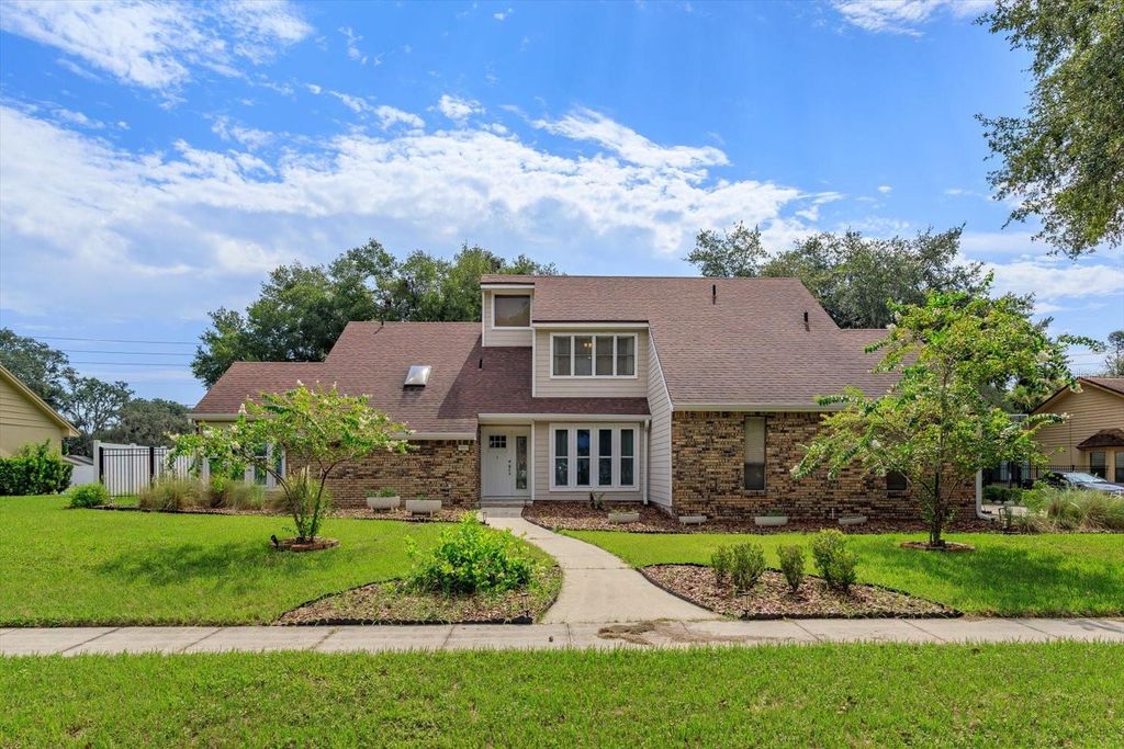 Image 1 of property listing at 4951 COURTLAND LOOP, Winter Springs, FL 32708