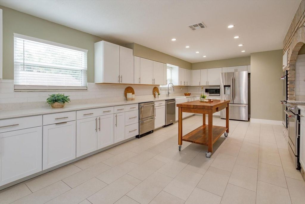 Image 13 of property listing at 4951 COURTLAND LOOP, Winter Springs, FL 32708