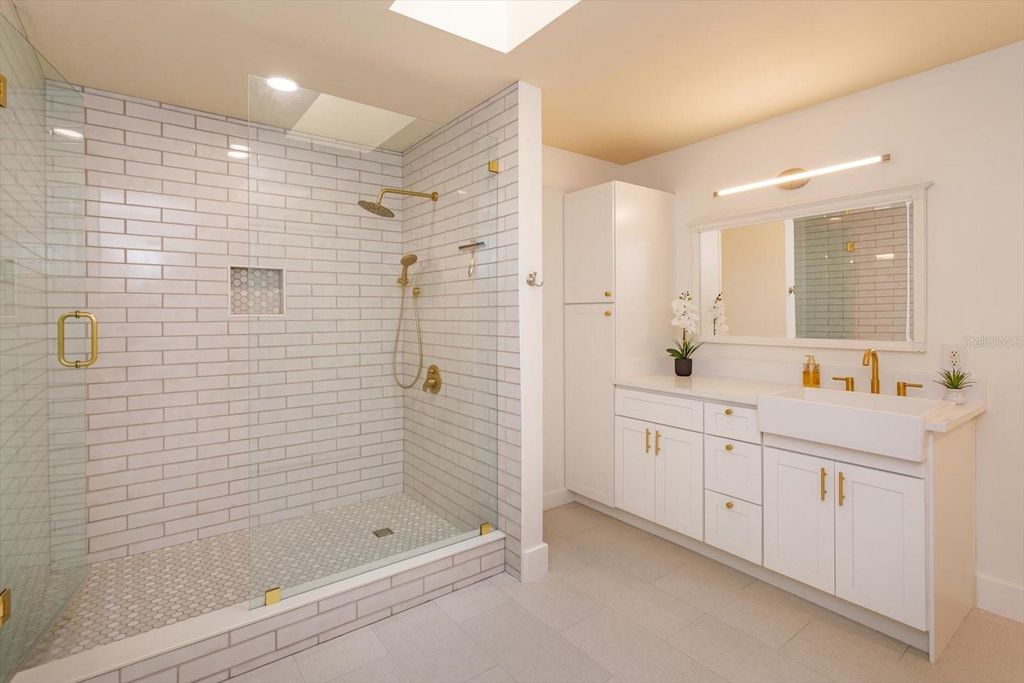 Image 16 of property listing at 4951 COURTLAND LOOP, Winter Springs, FL 32708