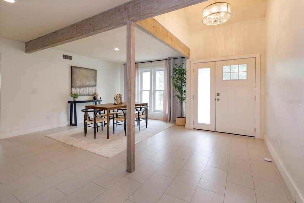 Image 5 of property listing at 4951 COURTLAND LOOP, Winter Springs, FL 32708