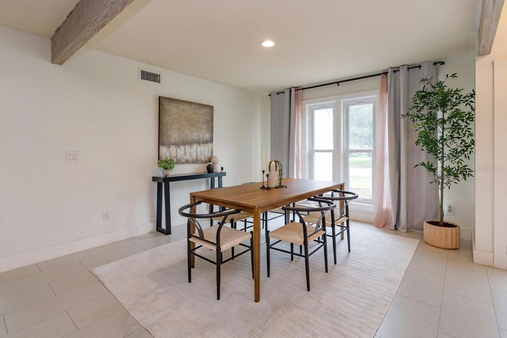 Image 6 of property listing at 4951 COURTLAND LOOP, Winter Springs, FL 32708