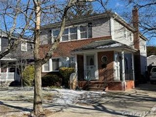 7 Gibson Boulevard 2, Valley Stream, NY 11581