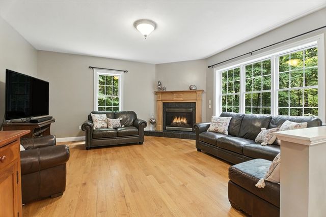 343 State Street, Belchertown, MA 01007
