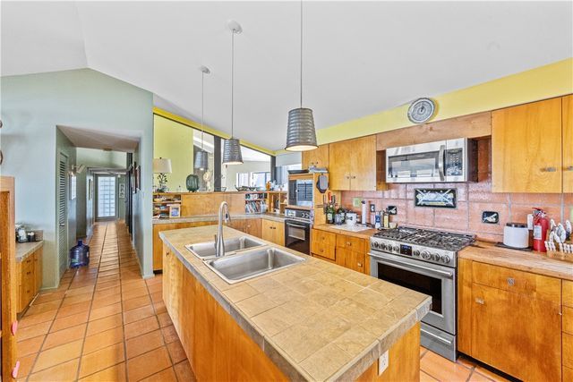 100 Bluff Circ, Sandia, TX 78383