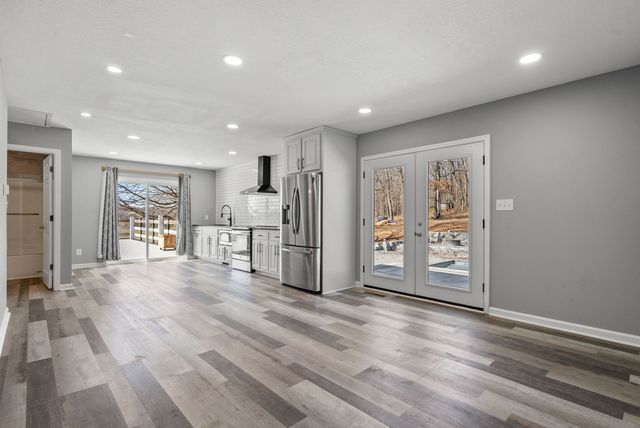 928 Red Bird Ln, Cumberland Furnace, TN 37051