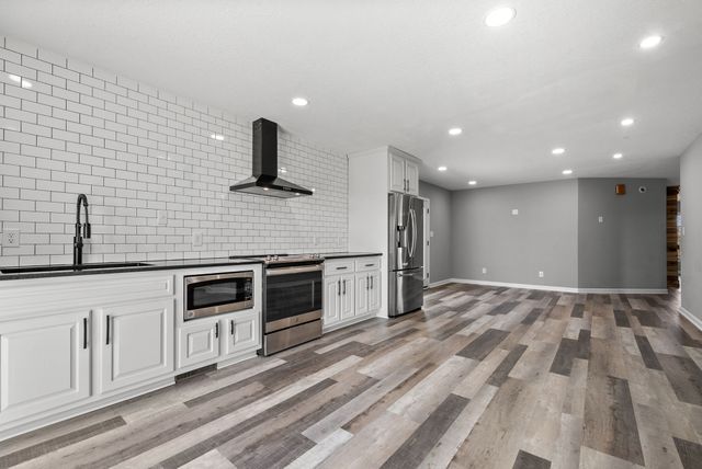 928 Red Bird Ln, Cumberland Furnace, TN 37051