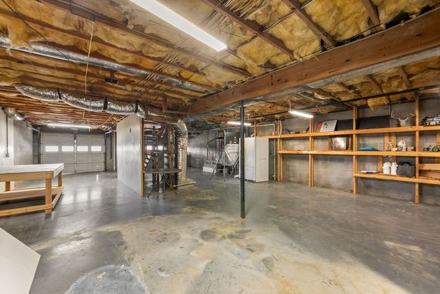 928 Red Bird Ln, Cumberland Furnace, TN 37051