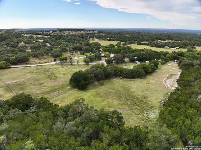 319 Los Indios, Boerne, TX 78006
