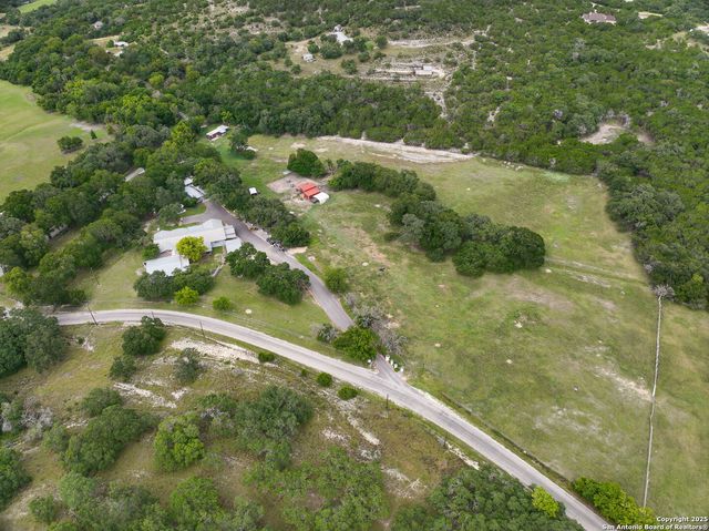 319 Los Indios, Boerne, TX 78006