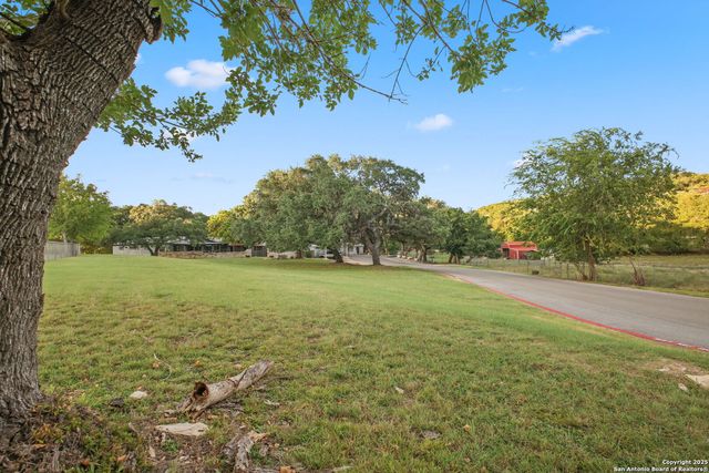 319 Los Indios, Boerne, TX 78006