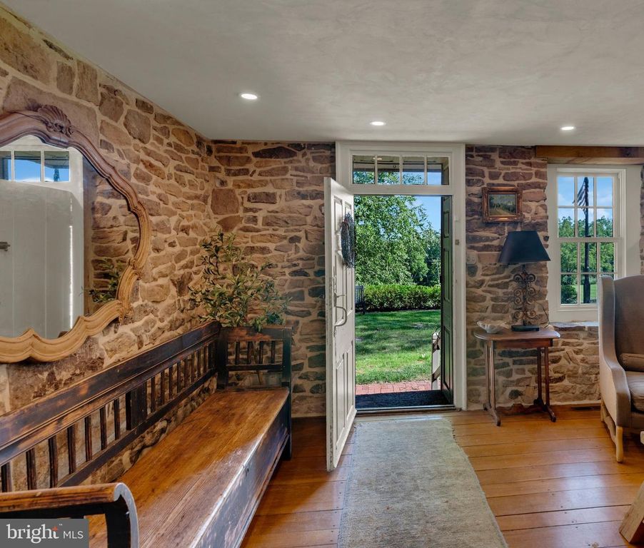 4439 MCNEAL RD, CARVERSVILLE, PA 18913 — photo 5