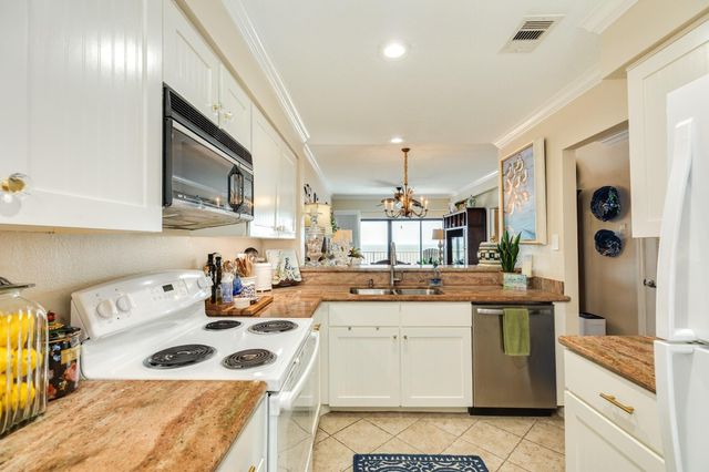 7700 Seawall Boulevard 410, Galveston, TX 77551