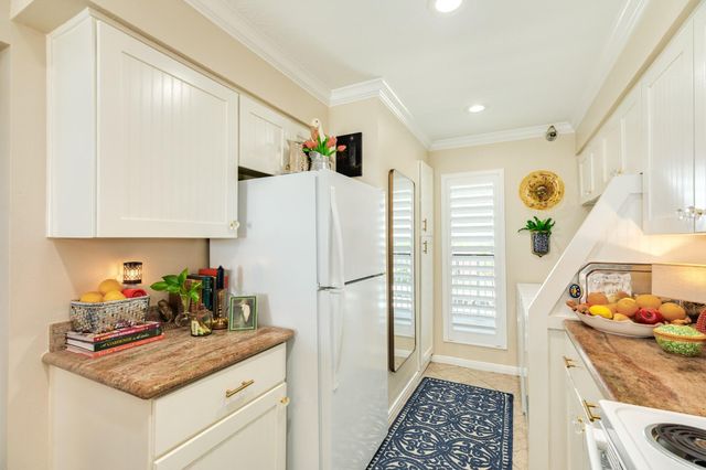 7700 Seawall Boulevard 410, Galveston, TX 77551
