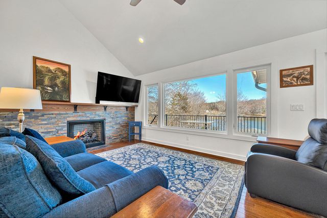 306 Cove Point TRL, Moneta, VA 24121