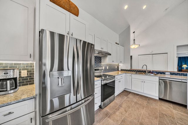 306 Cove Point TRL, Moneta, VA 24121