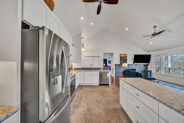 306 Cove Point TRL, Moneta, VA 24121