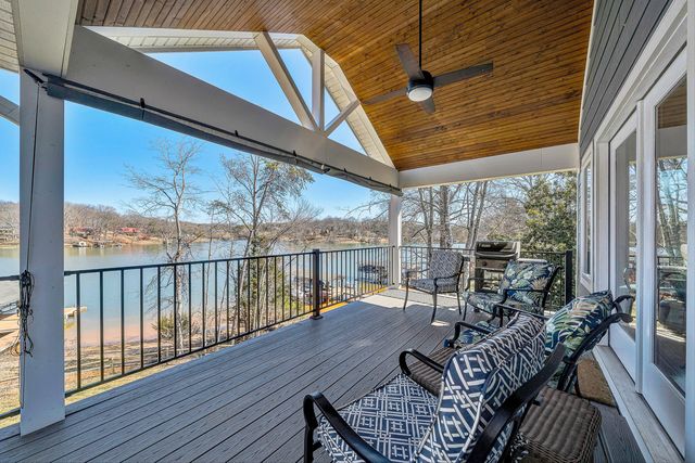 306 Cove Point TRL, Moneta, VA 24121