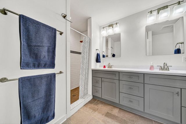 306 Cove Point TRL, Moneta, VA 24121