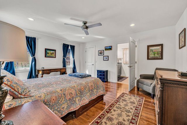 306 Cove Point TRL, Moneta, VA 24121