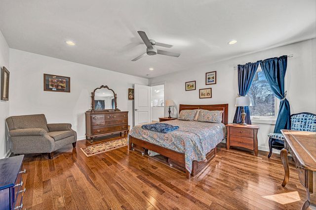 306 Cove Point TRL, Moneta, VA 24121