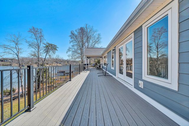 306 Cove Point TRL, Moneta, VA 24121