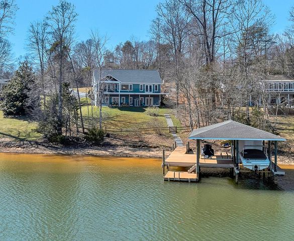 306 Cove Point TRL, Moneta, VA 24121