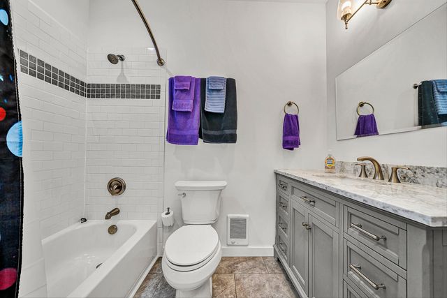 306 Cove Point TRL, Moneta, VA 24121