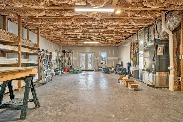 306 Cove Point TRL, Moneta, VA 24121