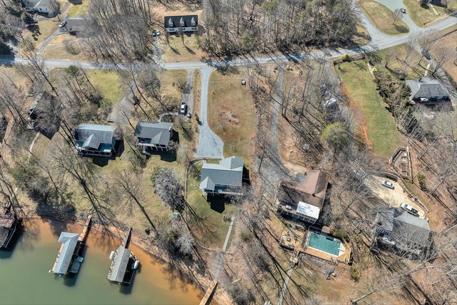 306 Cove Point TRL, Moneta, VA 24121