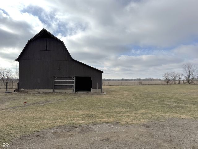 2551 E 900 N, Crawfordsville, IN 47933