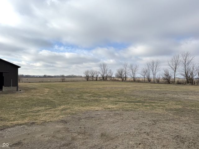 2551 E 900 N, Crawfordsville, IN 47933