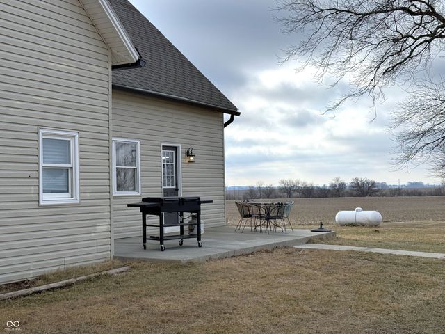 2551 E 900 N, Crawfordsville, IN 47933