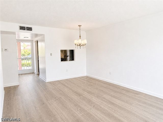 225 Turtle Lake CT 210, Naples, FL 34105