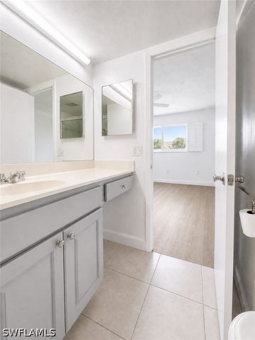 225 Turtle Lake CT 210, Naples, FL 34105