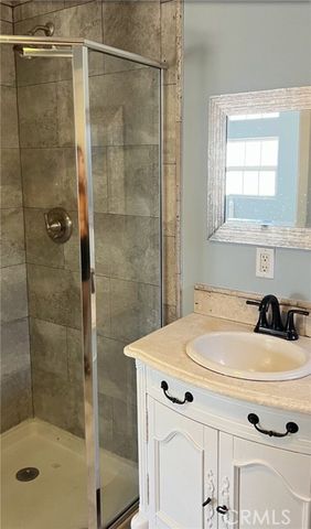 15572 Riverside Street, Hesperia, CA 92345