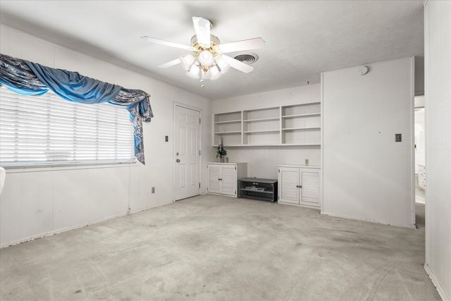 909 S Hockley Avenue, Sundown, TX 79372