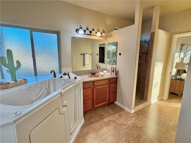 3211 Summit Drive, Kingman, AZ 86401