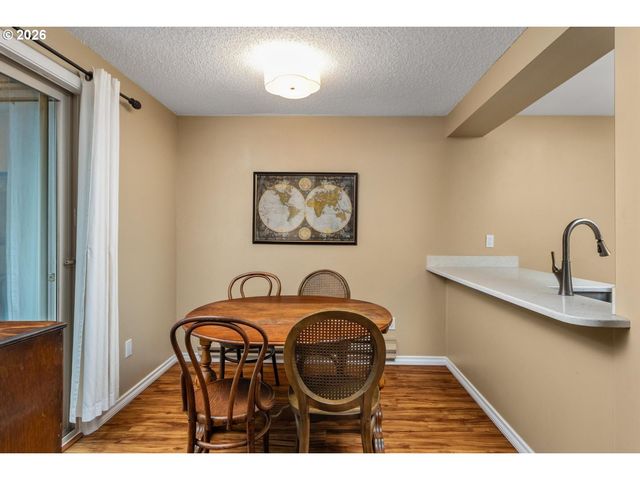 44 EAGLE CREST Dr 38, Lake Oswego, OR 97035