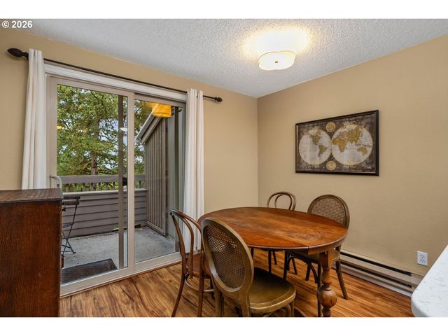 44 EAGLE CREST Dr 38, Lake Oswego, OR 97035
