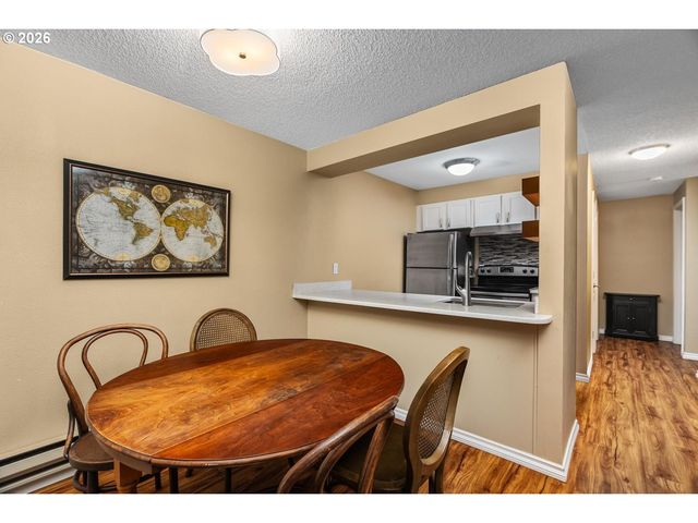 44 EAGLE CREST Dr 38, Lake Oswego, OR 97035