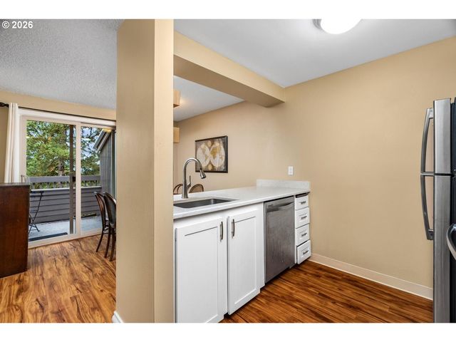 44 EAGLE CREST Dr 38, Lake Oswego, OR 97035