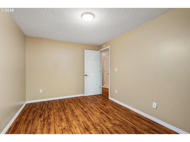 44 EAGLE CREST Dr 38, Lake Oswego, OR 97035
