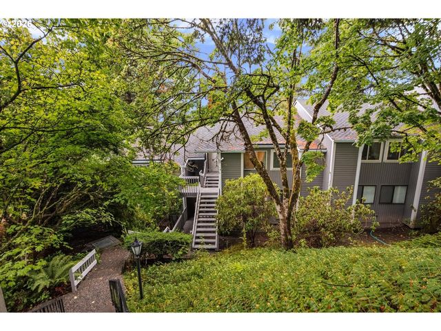 44 EAGLE CREST Dr 38, Lake Oswego, OR 97035