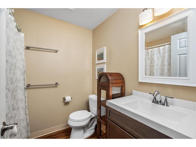 44 EAGLE CREST Dr 38, Lake Oswego, OR 97035
