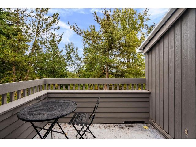 44 EAGLE CREST Dr 38, Lake Oswego, OR 97035