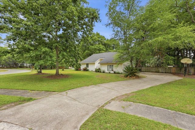117 Queensbury Circle, Goose Creek, SC 29445