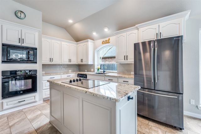 2114 Oakcrest Court, Corinth, TX 76210